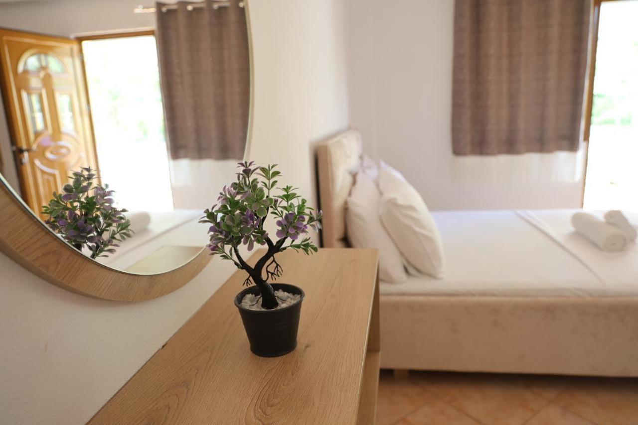 Apartments Villa Luti Stjar Екстериор снимка