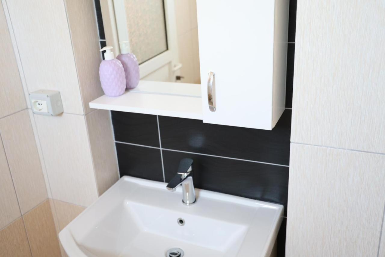 Apartments Villa Luti Stjar Екстериор снимка